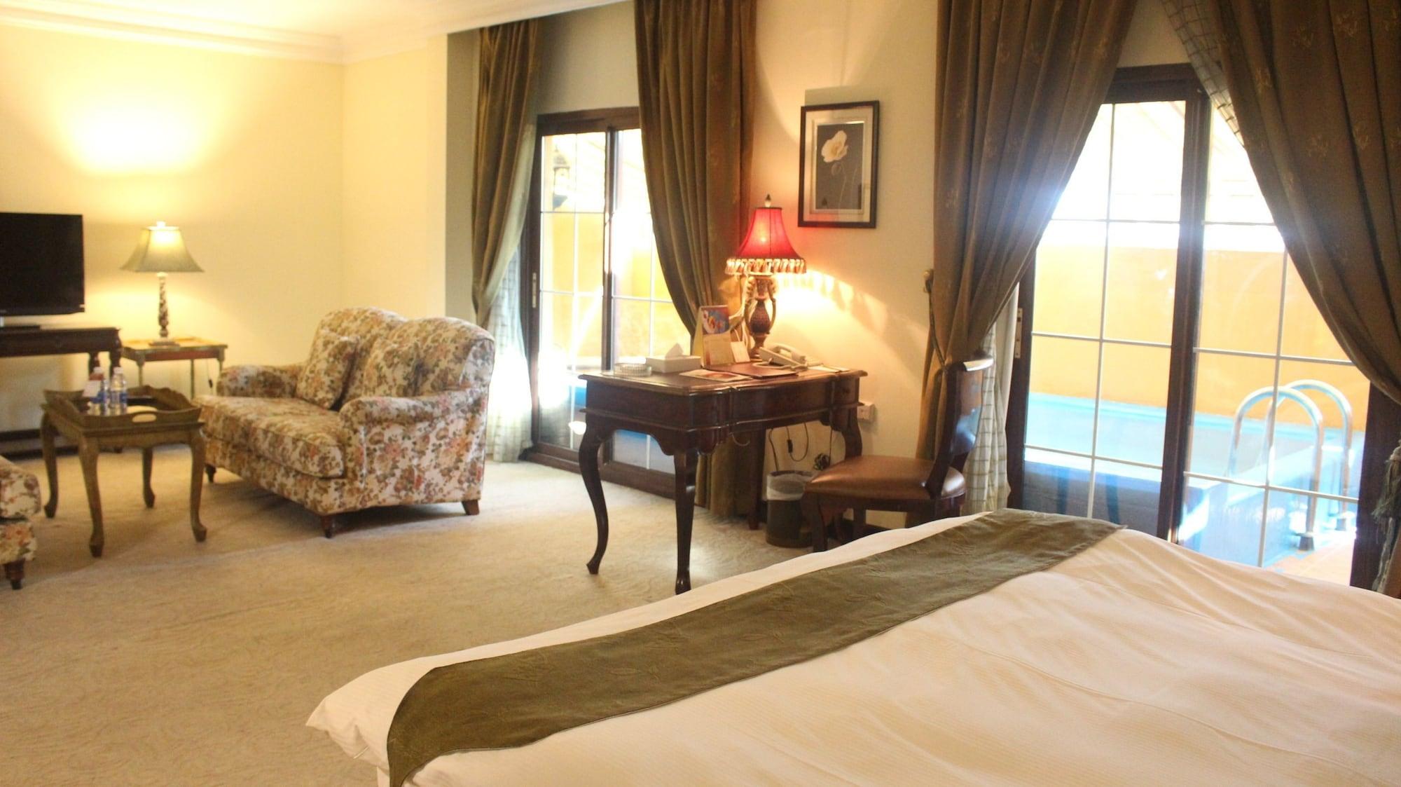 The Convention Center & Royal Suites Hotel Koweït Extérieur photo