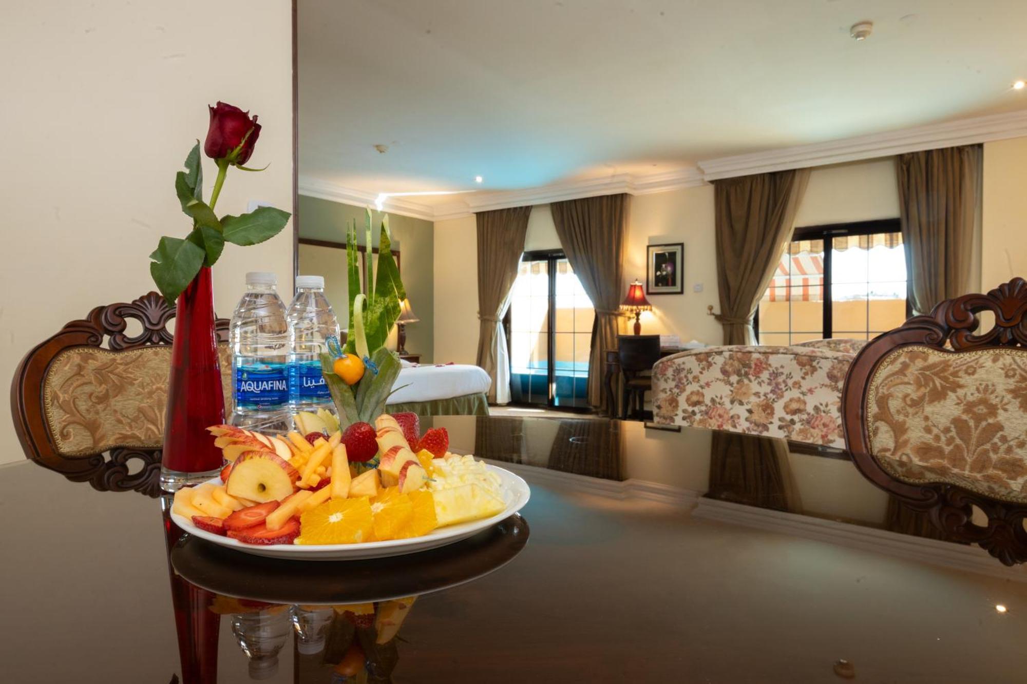 The Convention Center & Royal Suites Hotel Koweït Extérieur photo