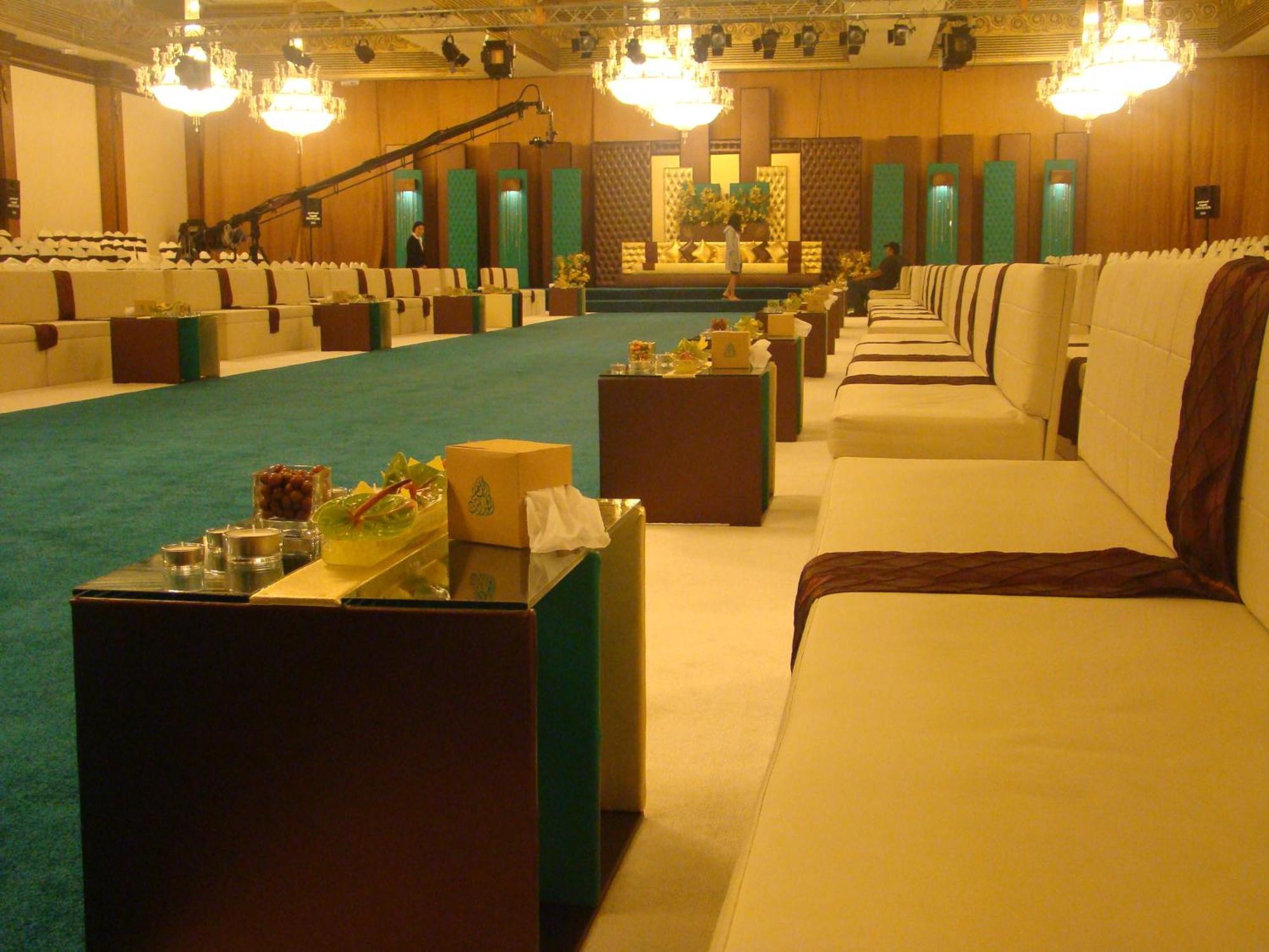 The Convention Center & Royal Suites Hotel Koweït Extérieur photo
