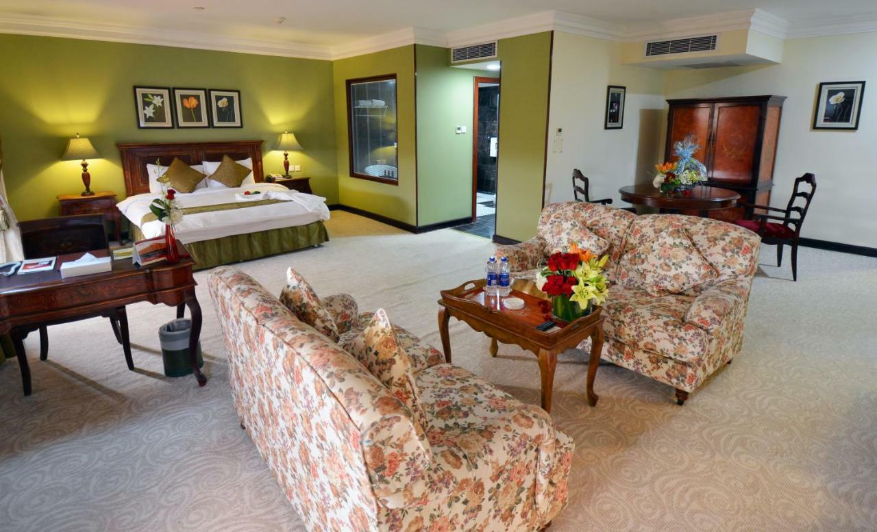 The Convention Center & Royal Suites Hotel Koweït Extérieur photo
