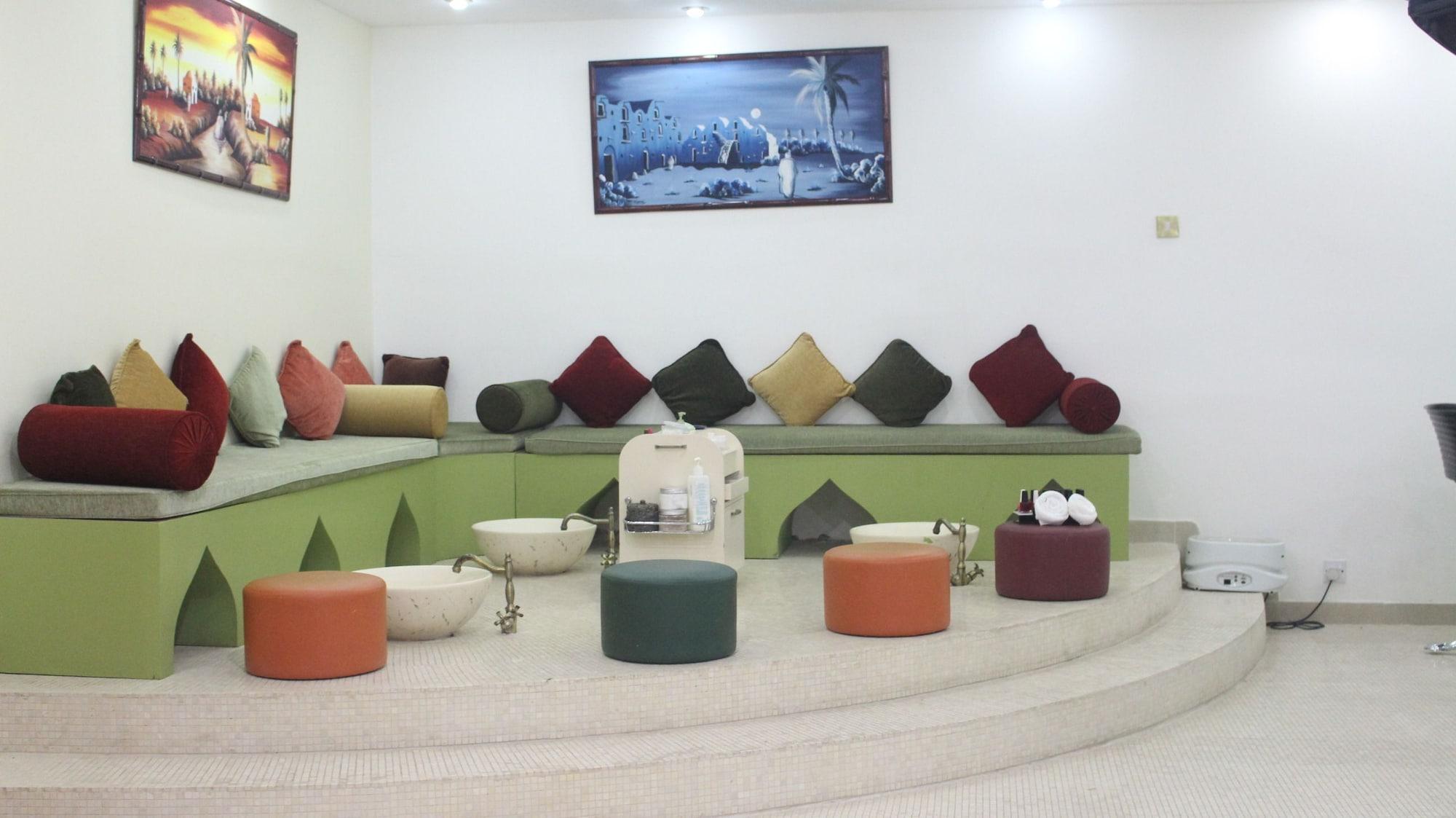 The Convention Center & Royal Suites Hotel Koweït Extérieur photo