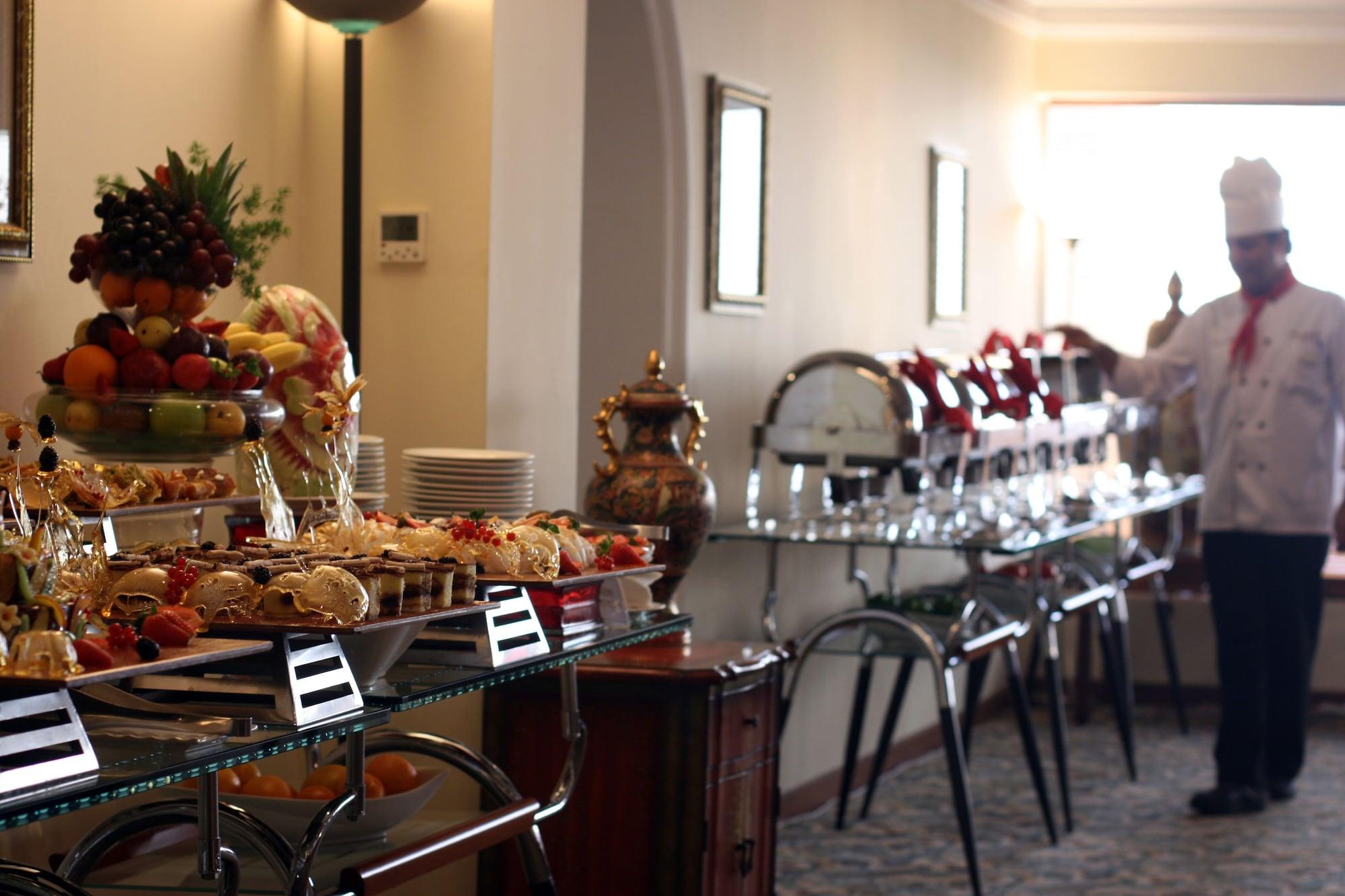 The Convention Center & Royal Suites Hotel Koweït Extérieur photo