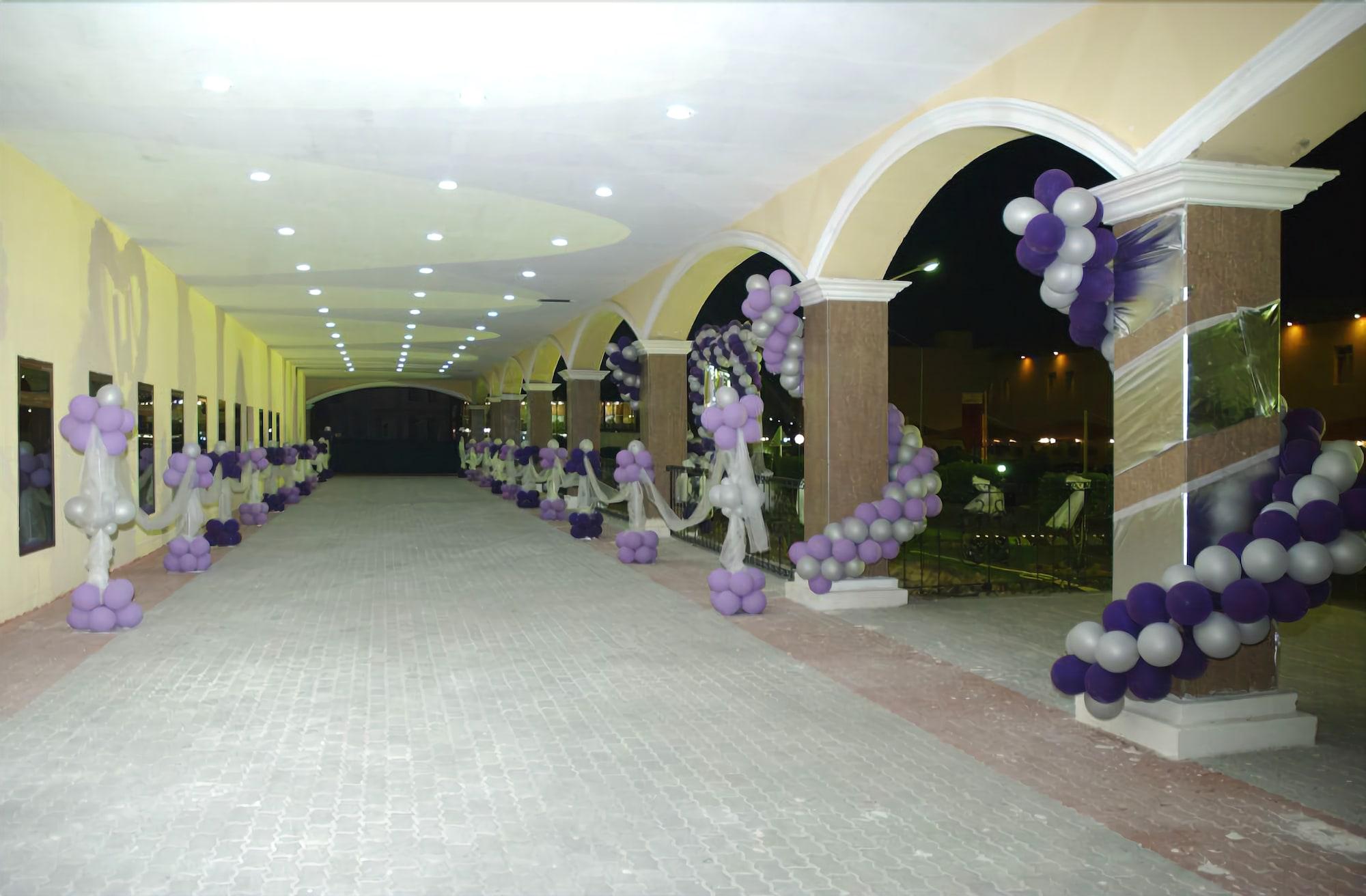 The Convention Center & Royal Suites Hotel Koweït Extérieur photo